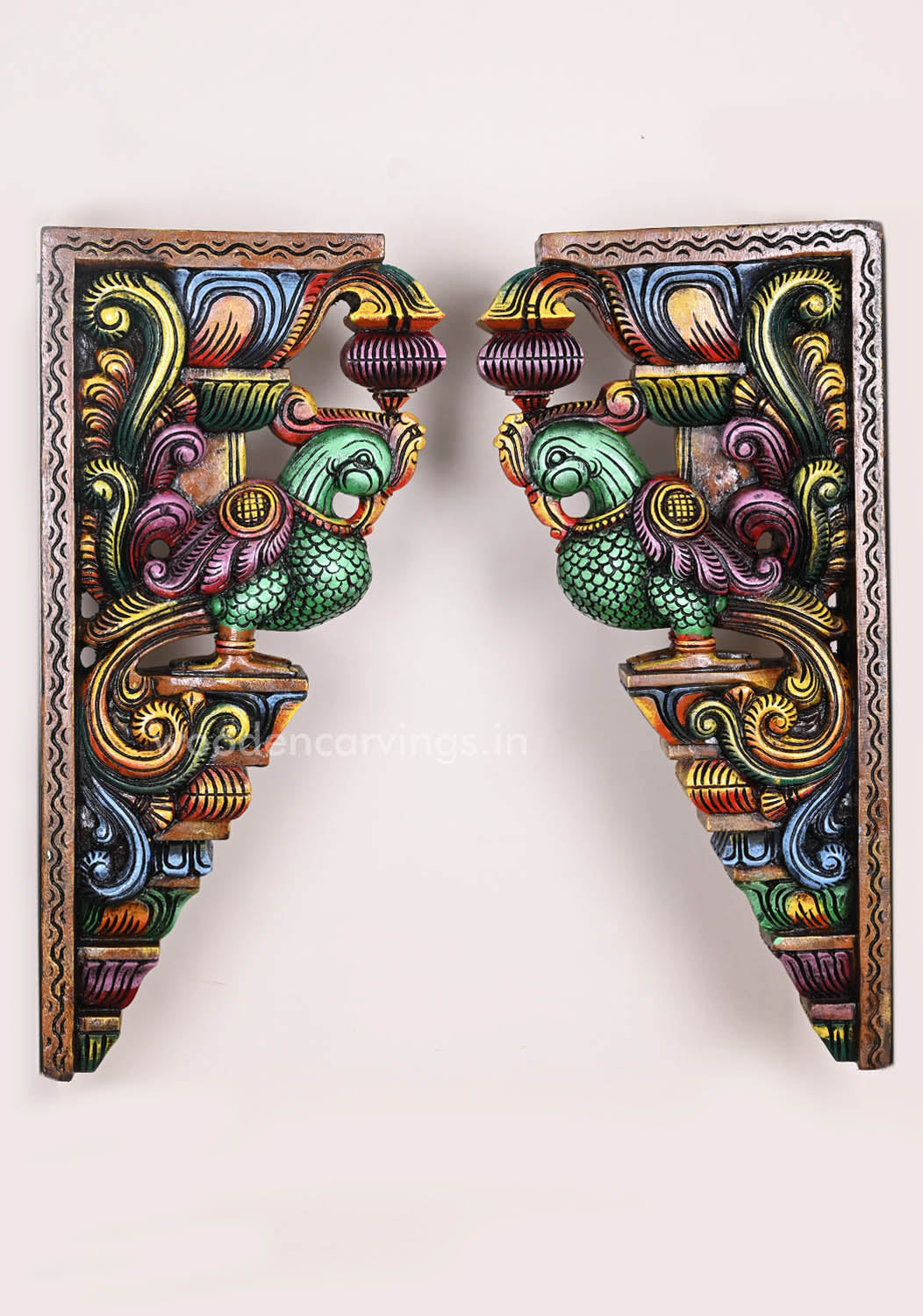 For Gifting and Home Decoration Purpose Realistic Green Coloured Hooks Fixed Wooden Wall Brackets 23"