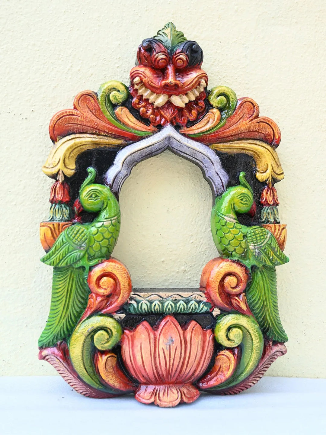 Wooden Yalli Archi Green Parrot Stunning Candle