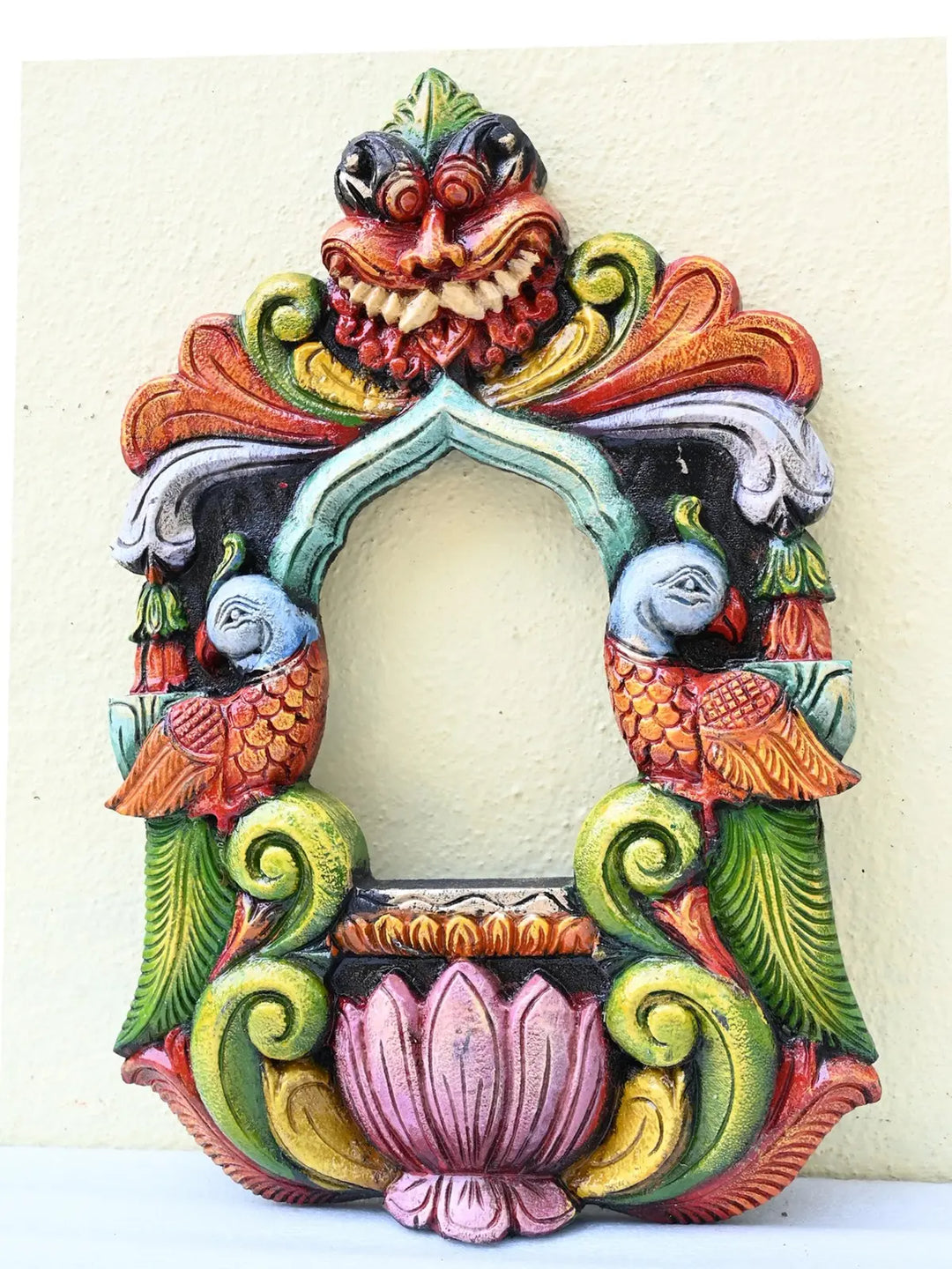 Lotus Yali Hand Lamp Stand 18"