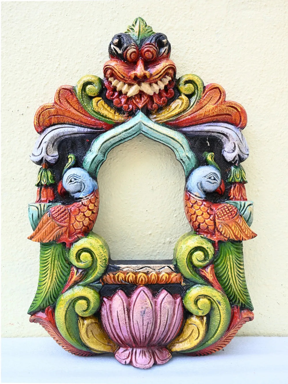 Lotus Yali Hand Lamp Stand