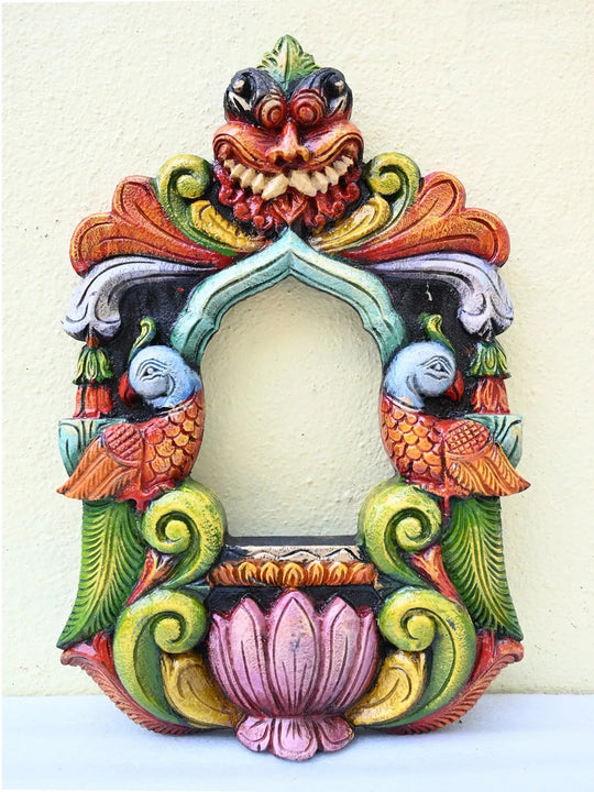 Lotus Yali Hand Lamp Stand