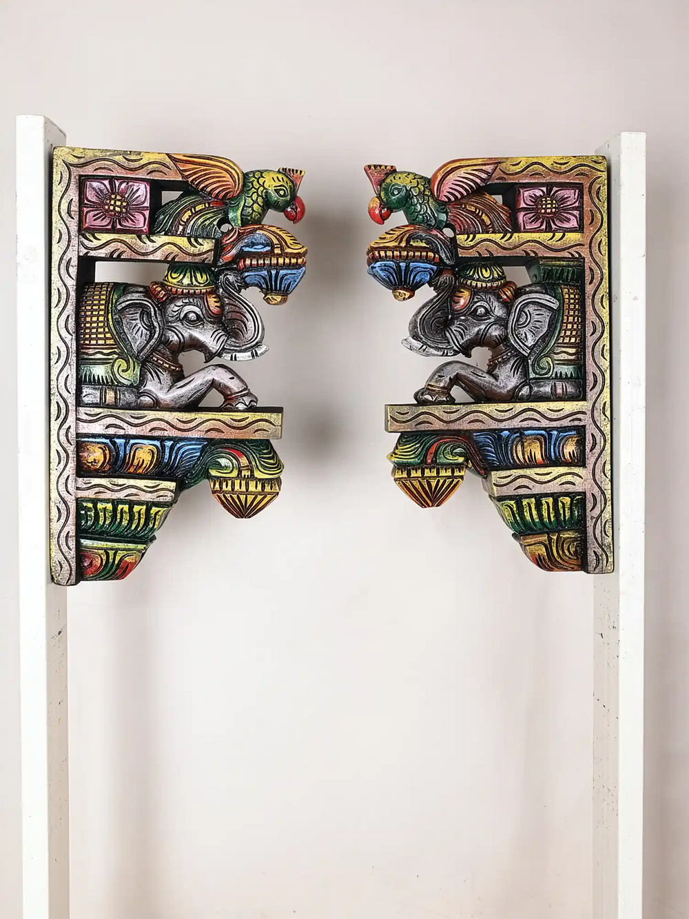 15" wooden elephant bracket
