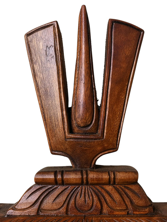 Vaishnava Namam with Sangu & Chakram Wooden Stand 8"