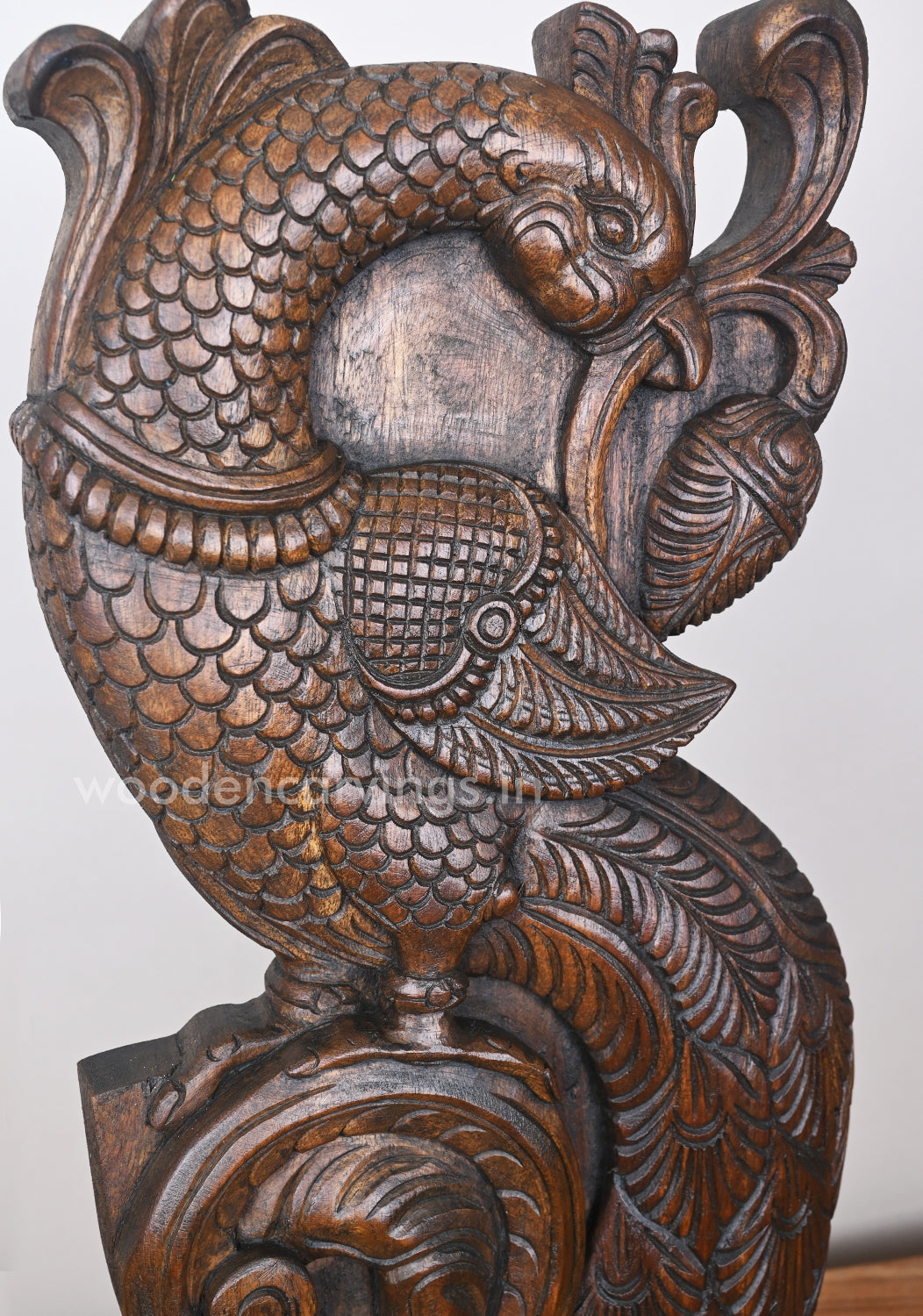 Standing Peacock bite Tree Leaf Vertical Designed Wall Mount 24"