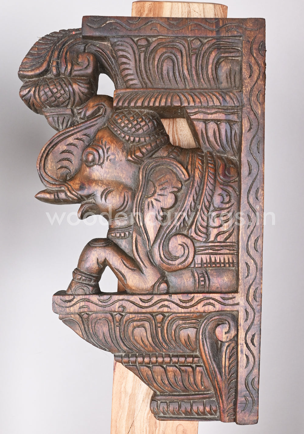 Handled Easy Light Weight Fine Finishing Upraised Elephants Wall Brackets 15"