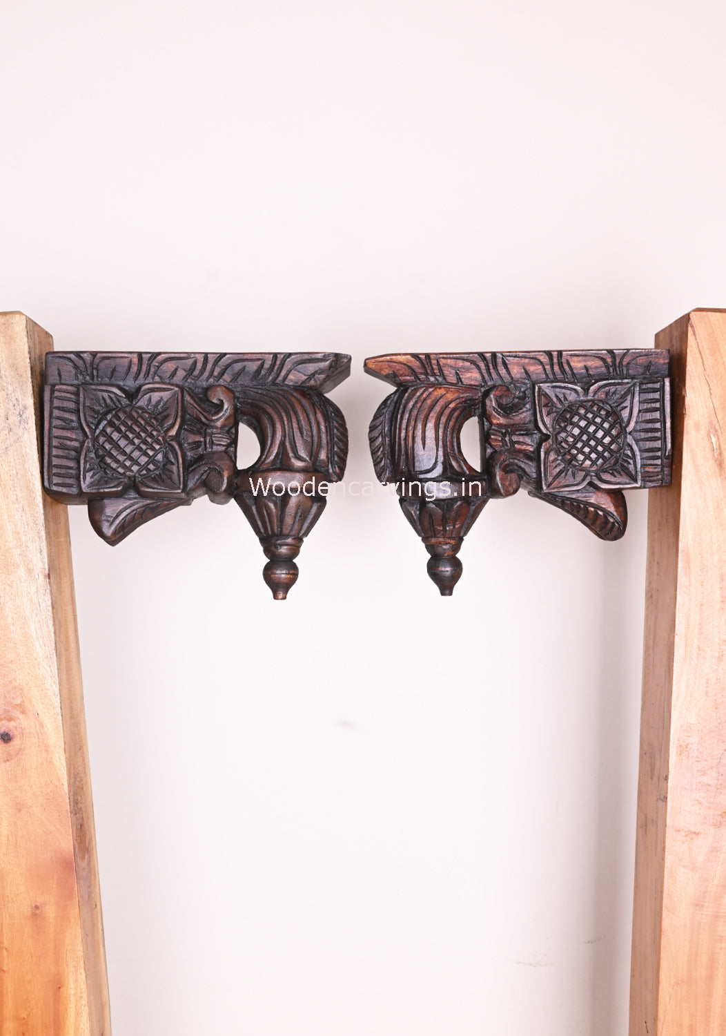 Four Leaf Light Weight Wax Brown Finishing Handmade Bodhil Wooden Wall Brackets 10"