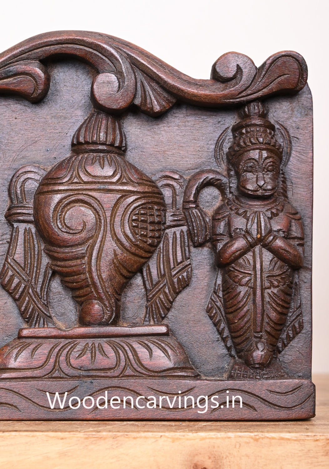 Auspicious Thirunamam With Ayuthas Chanku and Chakra Simple Floral Design Hanuman, Garuda Wall Panel 18"