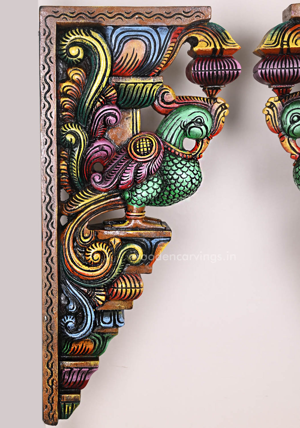 For Gifting and Home Decoration Purpose Realistic Green Coloured Hooks Fixed Wooden Wall Brackets 23"