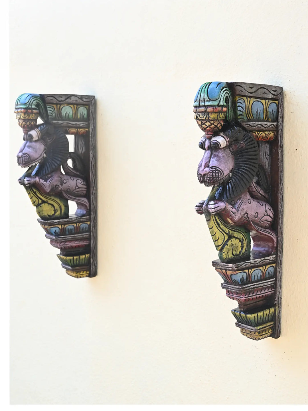 Yali wooden wall bracket
