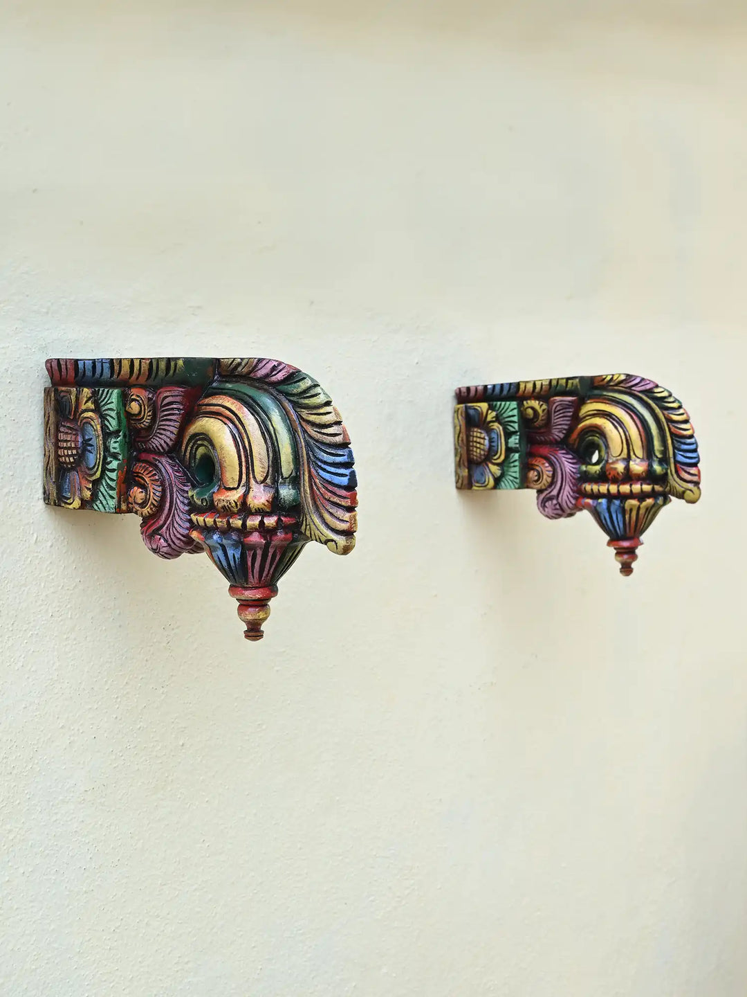 Bodhil wooden wall brackets