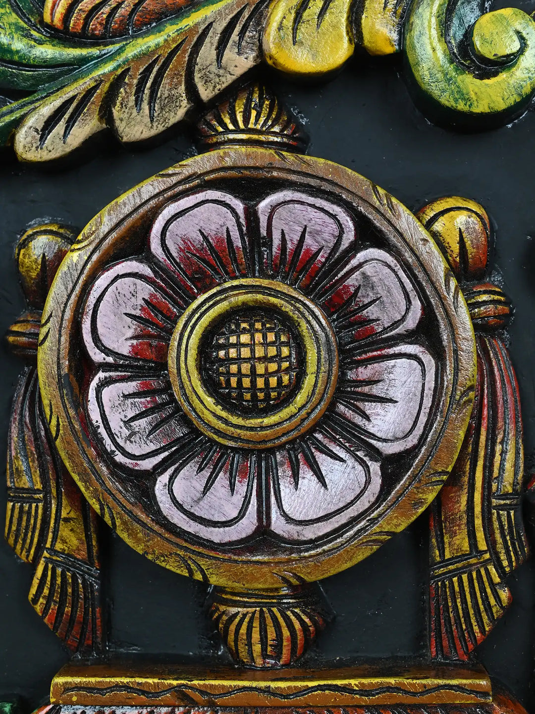 Floral Decorative Shangu chakra Namam 35"