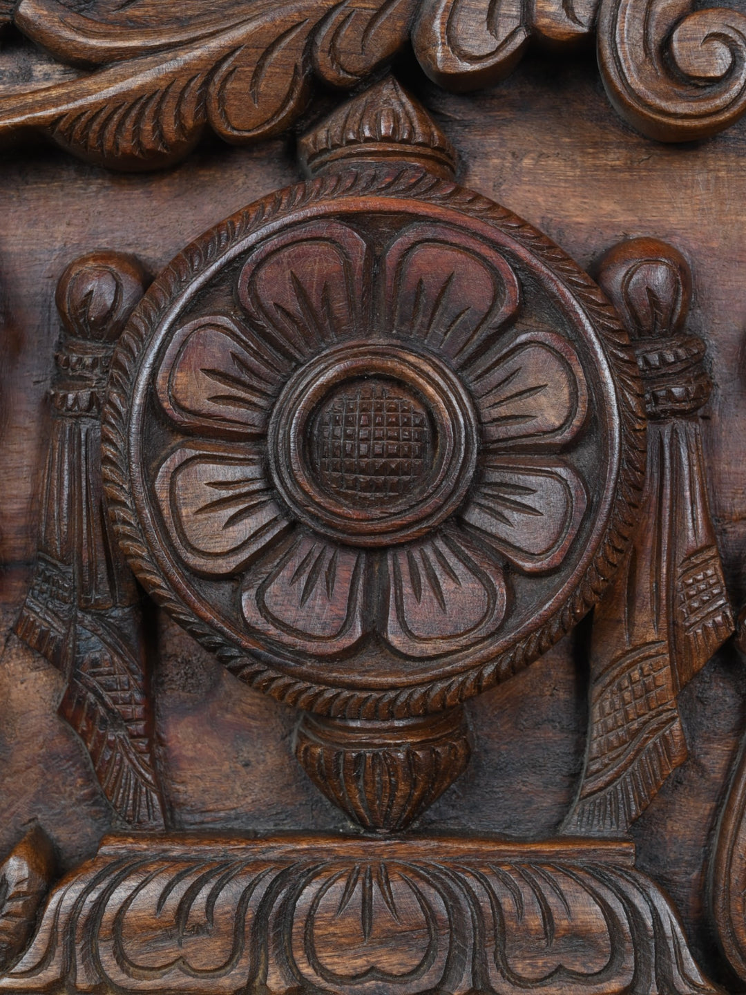 Vaishnava Symbols - Chakra, Tilak and Conch 36"