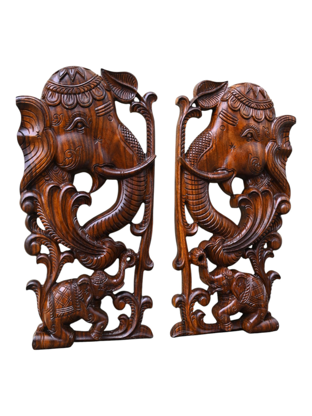 Elephant wooden wall hanging