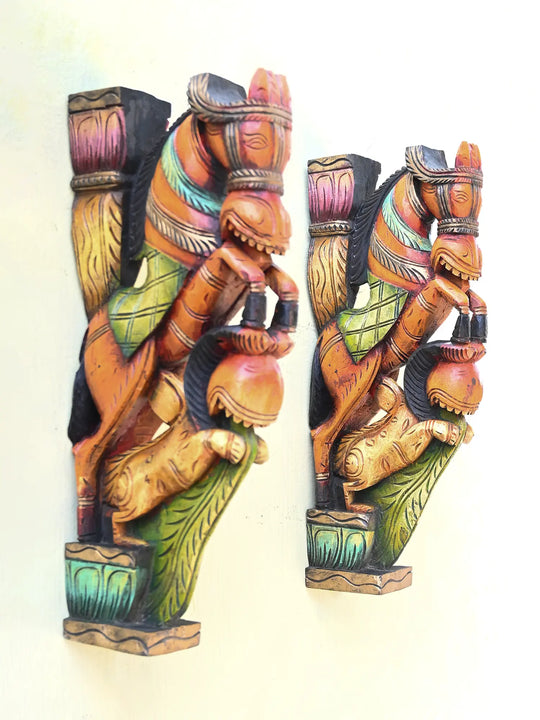 Wall Bracket for Horse with Yali - 18"