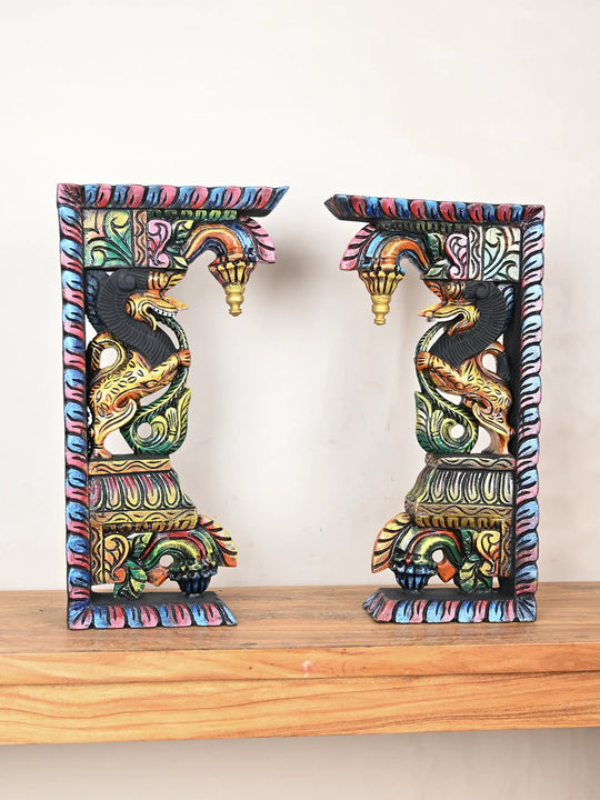 Wooden pair of Yali brackets