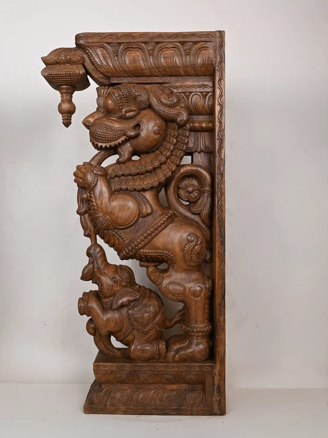 Wooden Yaali With Elephant bracket 36"