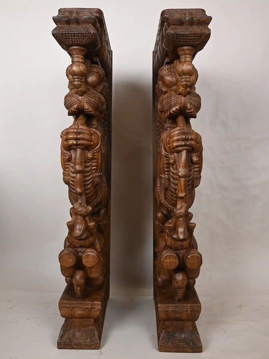 Wooden Yaali With Elephant bracket 36"