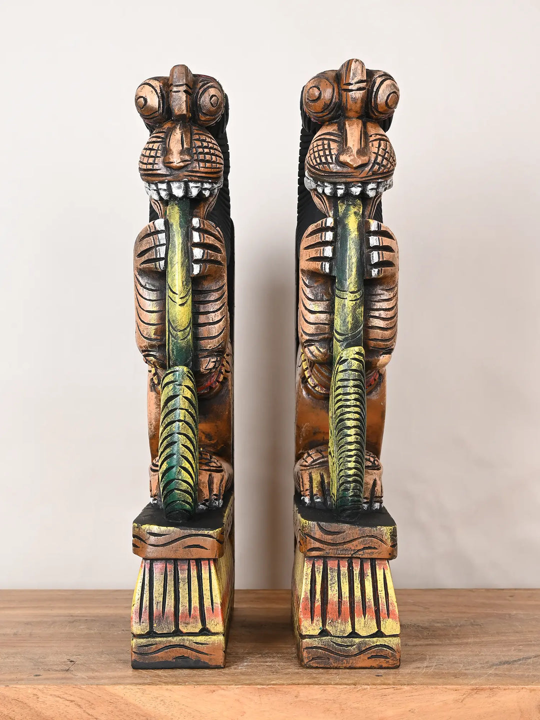 Vibrant Yali Bracket Set for Heritage Interiors 16"