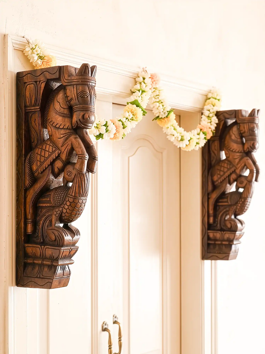 Wooden corbel horse carving detailed wood handicraft wall decor