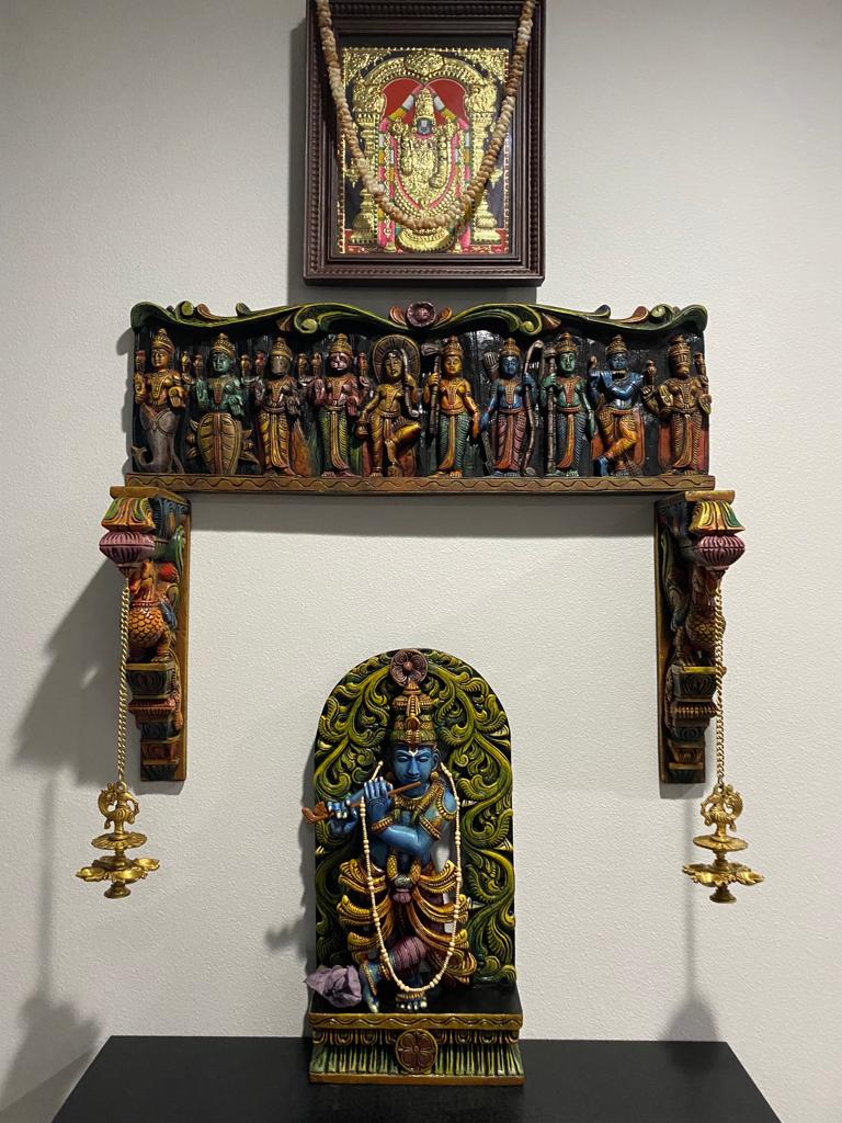 Detaily Handmade Horizontal Wooden Multicoloured Maha Vishnu Horizontal Hooks Fixed Wall Panel 48"